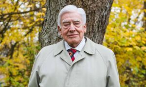 ehm. MDB Christan Schwarz-Schilling im Garten