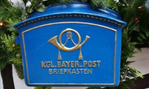 Blauer königlich Bayerischer Post Briefkasten