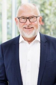 Porträt von Dr. Helmut Gold